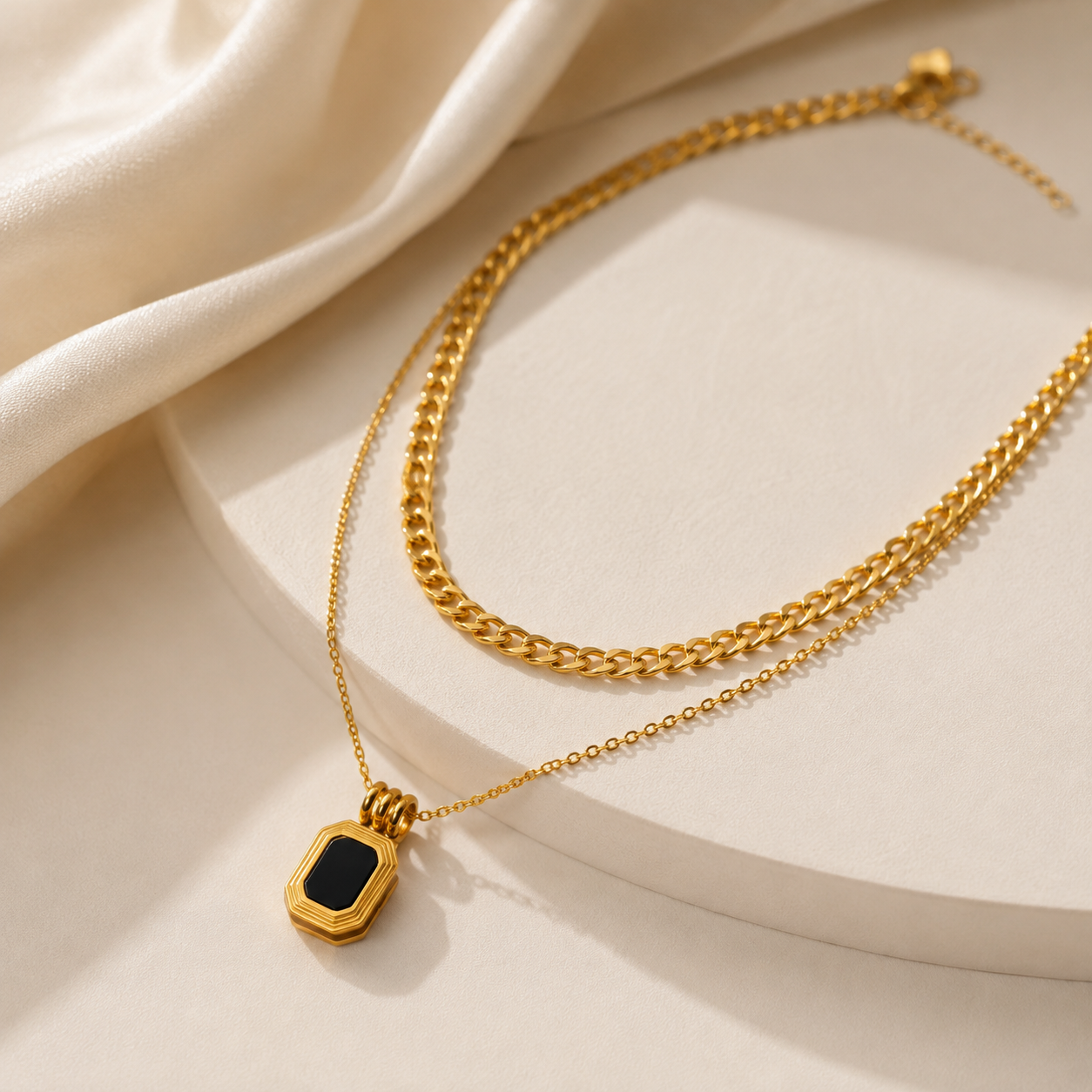 Elara Gold Necklace