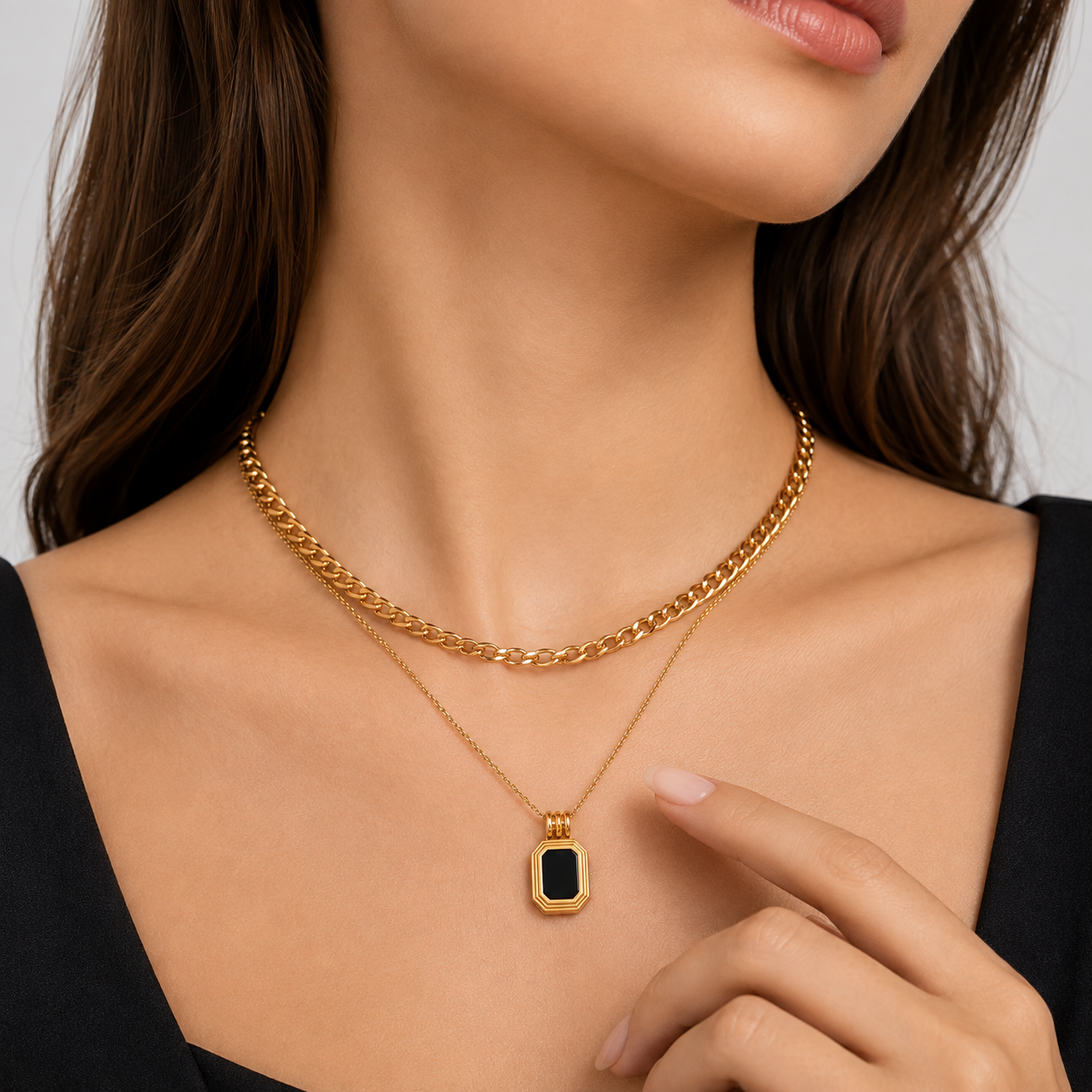 Elara Gold Necklace